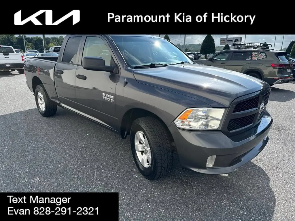 2018 RAM 1500 Express 4WD Quad Cab 6'4 photo 3