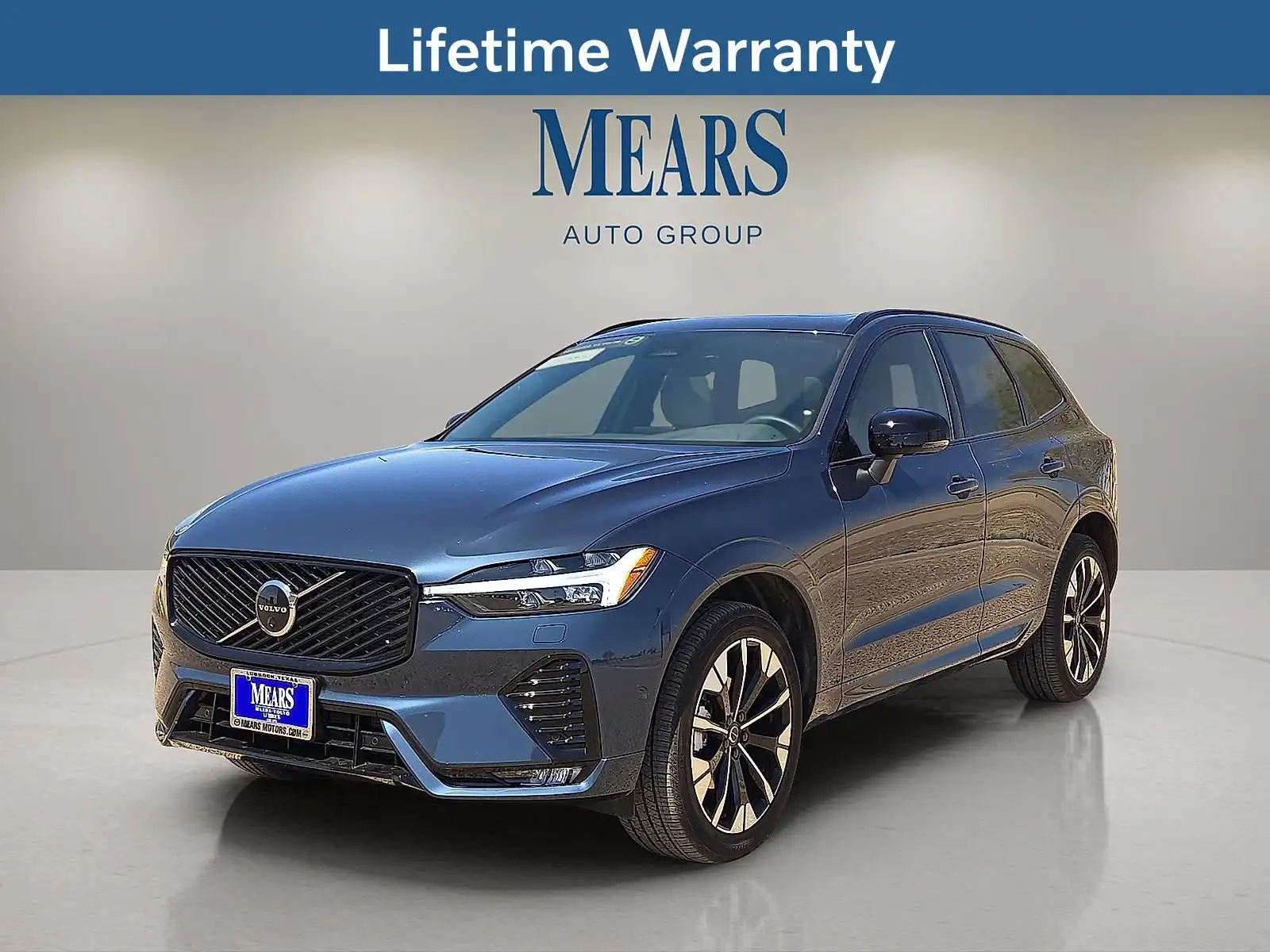 2026 Volvo XC60 B5 Plus Dark AWD's photo