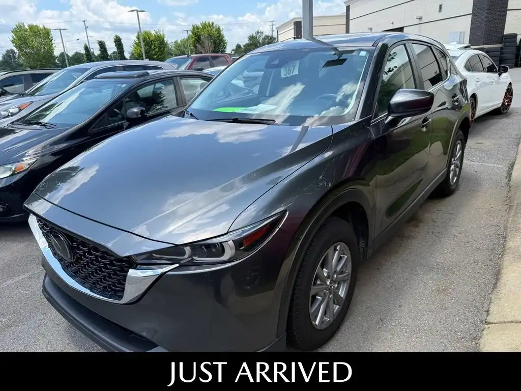 2023 Mazda CX-5 S Preferred package Auto AWD's photo