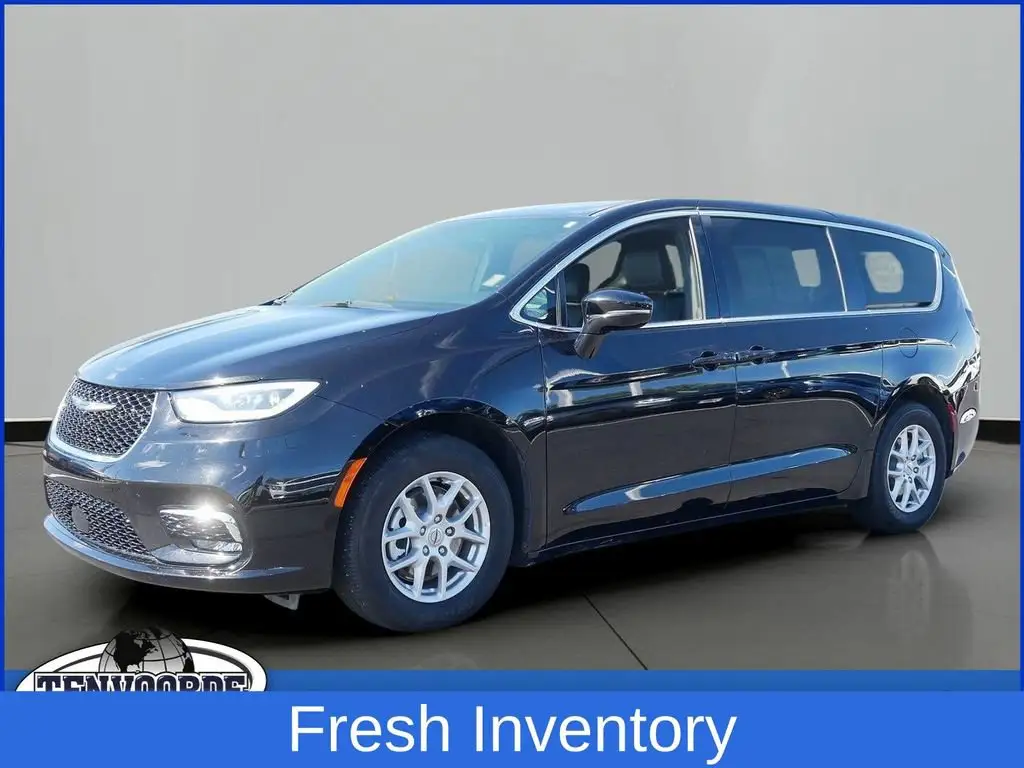 2025 Chrysler Pacifica Select photo 1
