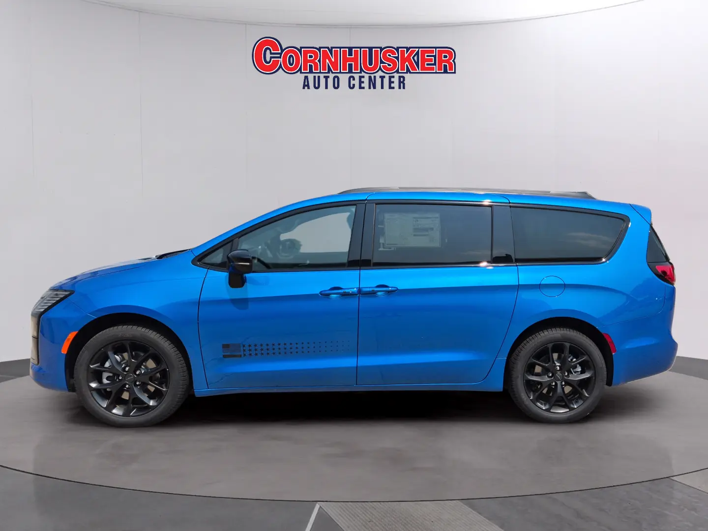 2027 Chrysler Pacifica Select AWD photo 4