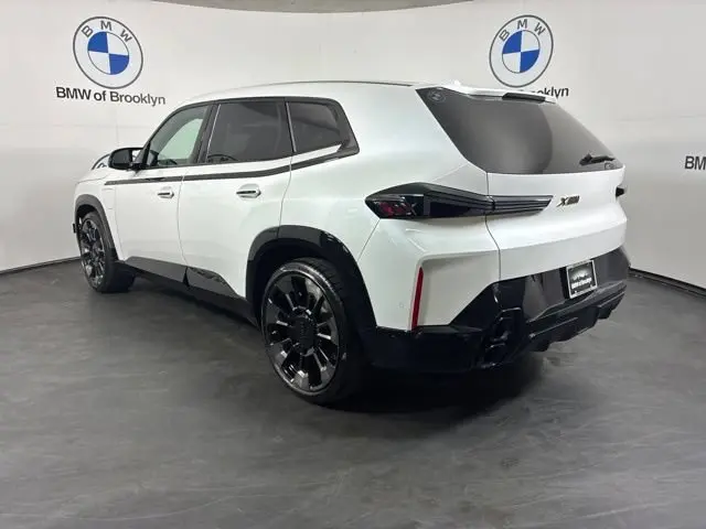 2023 BMW XM Base photo 5