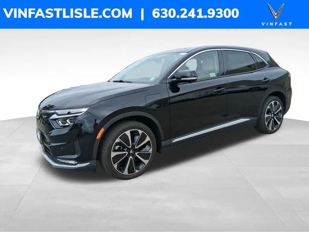 2025 VinFast VF 8 VF 8 Plus Standard Range's photo