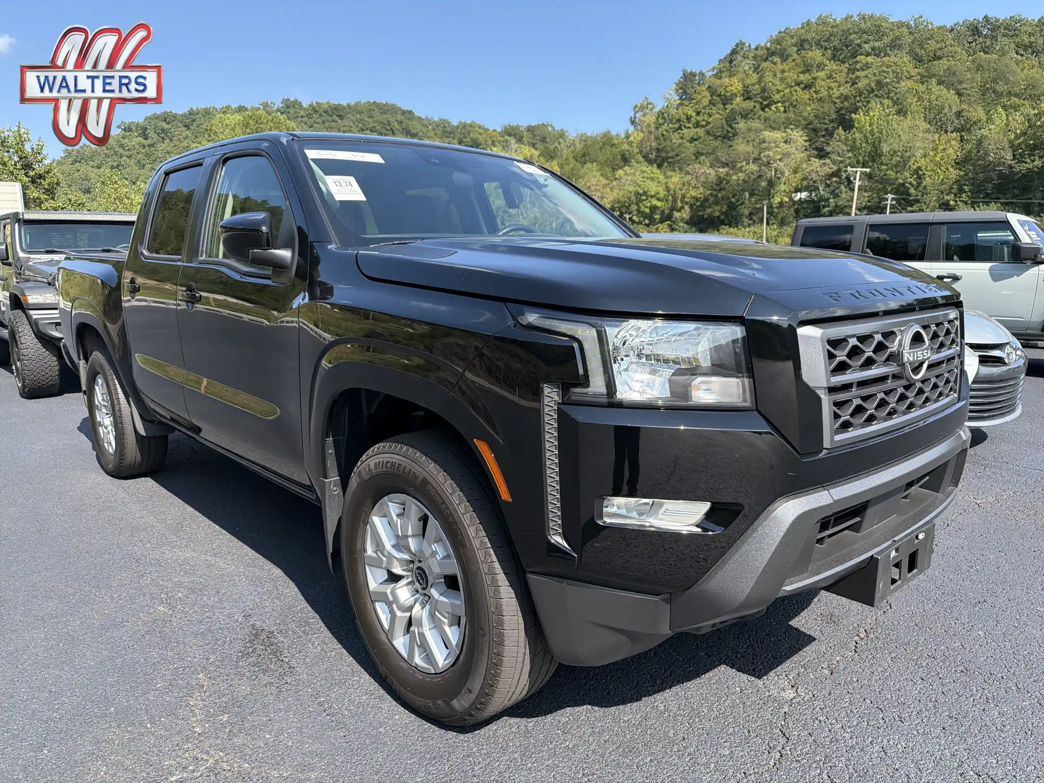 2023 Nissan Frontier SV Crew Cab 4WD SWB's photo
