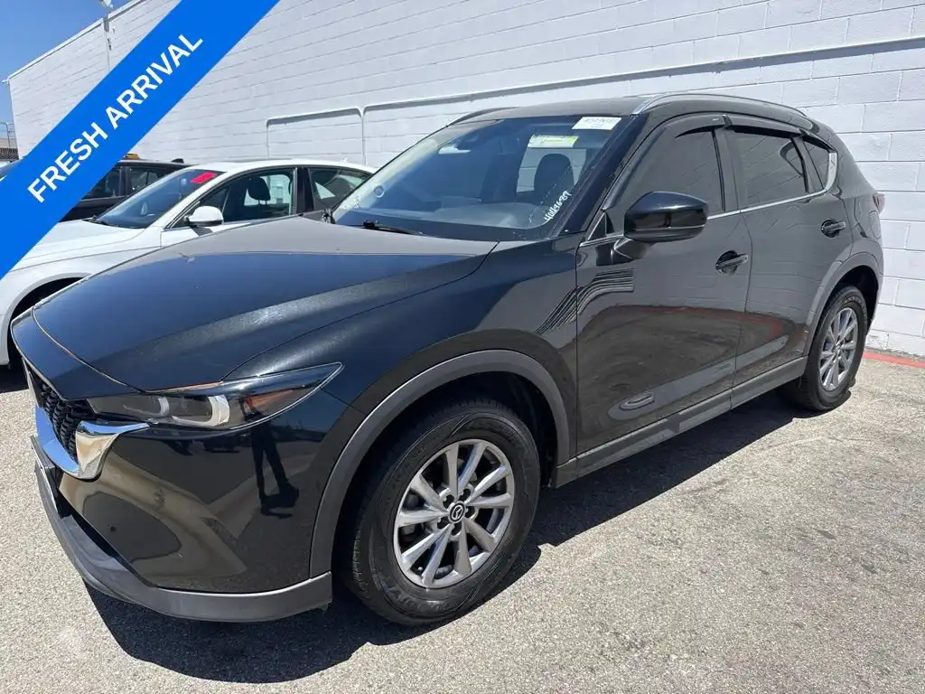 2022 Mazda CX-5 S Preferred package Auto AWD's photo