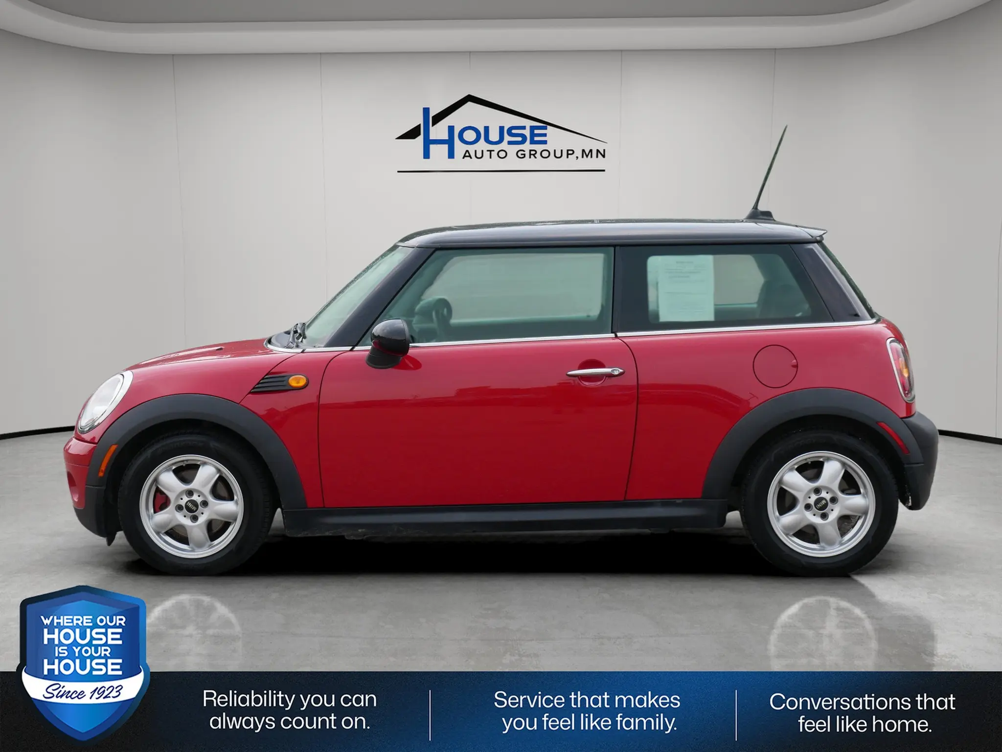 2010 MINI Cooper Base photo 3