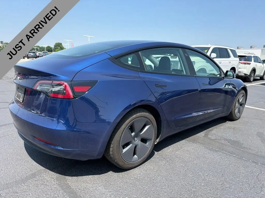 2023 Tesla Model 3 Base photo 5