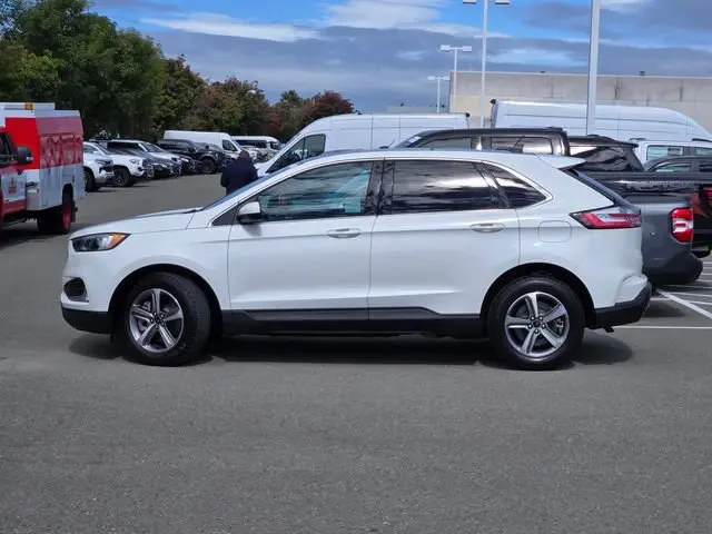 2023 Ford Edge SEL AWD photo 3