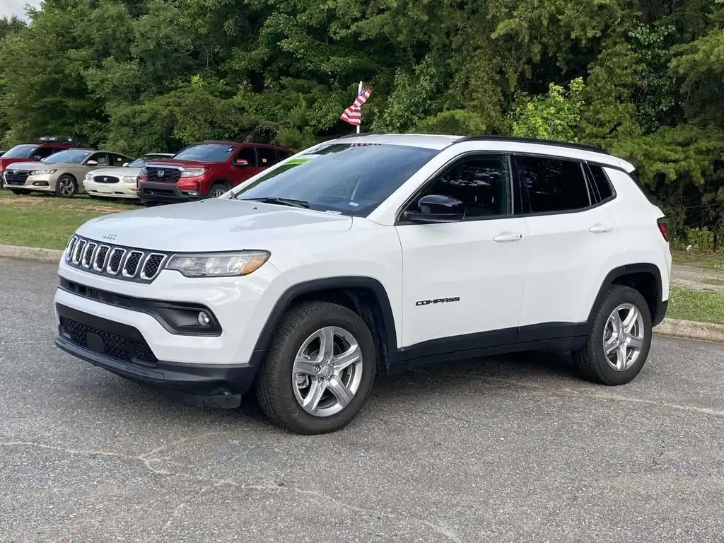 2024 Jeep Compass Latitude 4WD's photo