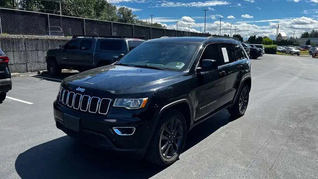 2019 Jeep Grand Cherokee Laredo's photo