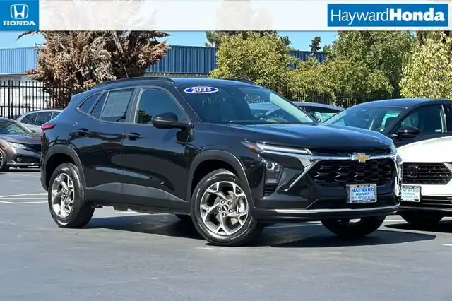 2025 Chevrolet Trax LT's photo