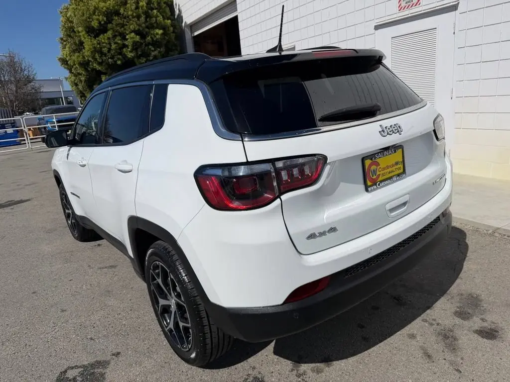 2024 Jeep Compass Limited 4X4 photo 4