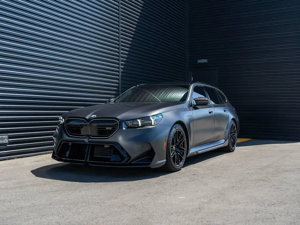 2026 BMW M5 M5 Touring photo 1