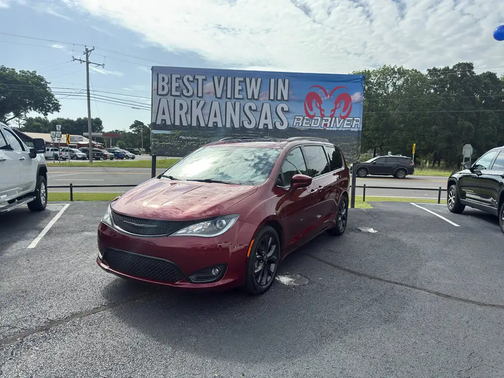 2020 Chrysler Pacifica Touring L Plus's photo