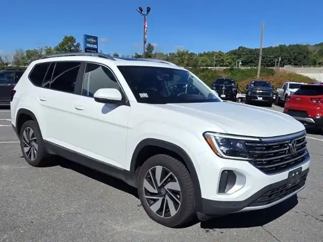 2024 Volkswagen Atlas 2.0T SEL 4Motion's photo