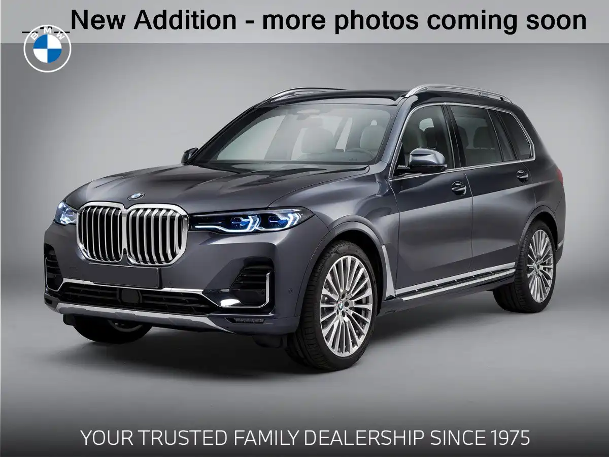 2021 BMW X7 M50i's photo