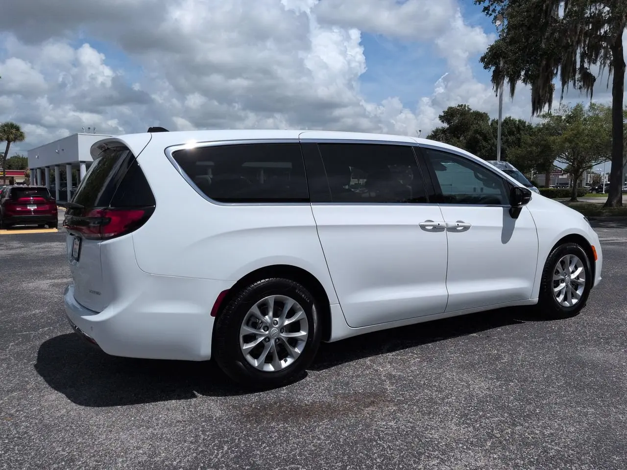 2026 Chrysler Pacifica Limited photo 4