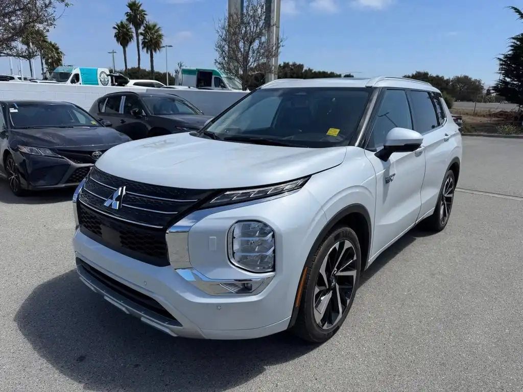 2024 Mitsubishi Outlander Plug-in Hybrid SEL Black Edition S-AWC's photo