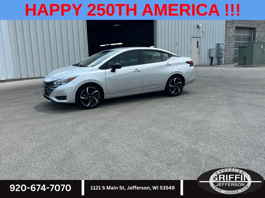 2024 Nissan Versa 1.6 SR CVT's photo