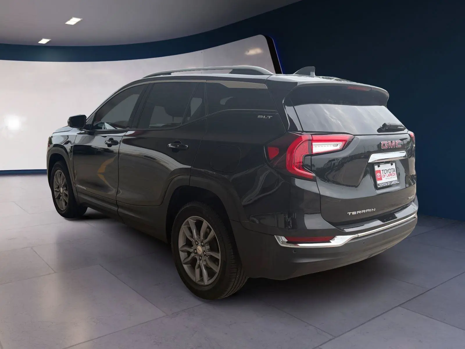 2023 GMC Terrain SLT AWD photo 3