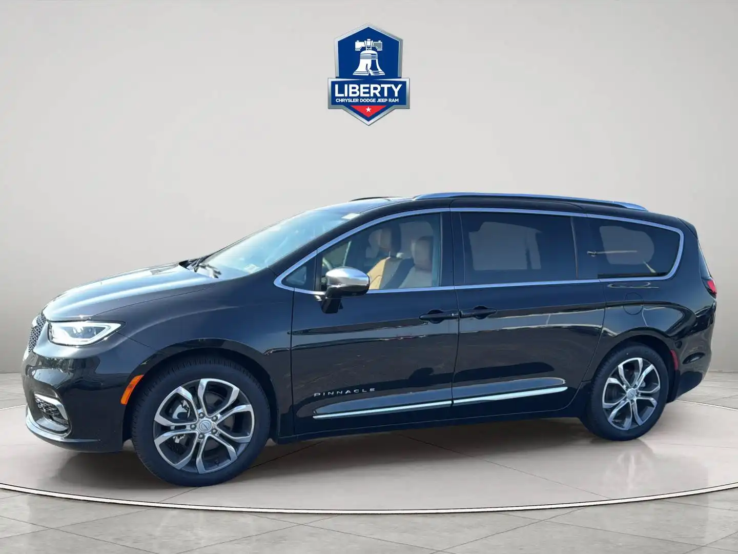 2026 Chrysler Pacifica Pinnacle's photo