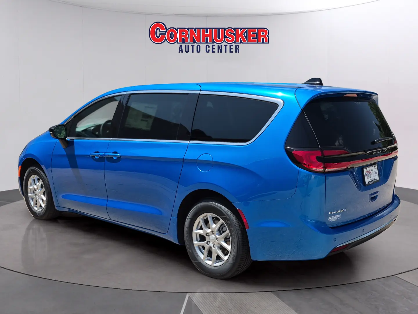 2027 Chrysler Pacifica Select photo 5