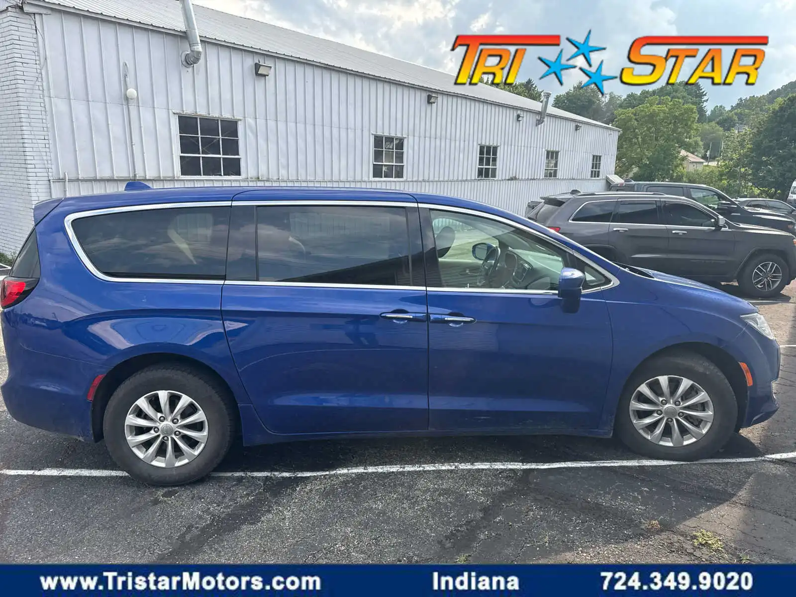 2019 Chrysler Pacifica Touring Plus's photo