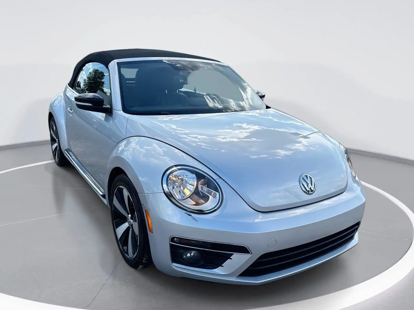 2013 Volkswagen Beetle 2.0T Convertible. DSG's photo