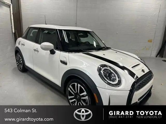 2024 MINI Hardtop Cooper S's photo