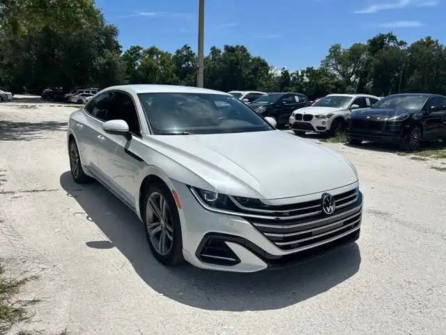 2023 Volkswagen Arteon SE R-LINE's photo
