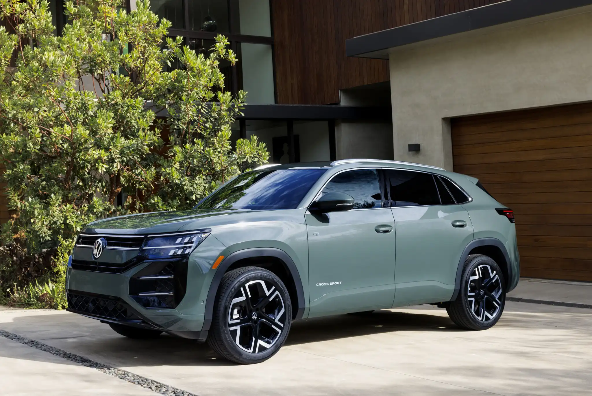 2027 Volkswagen Atlas 2.0T SEL Premium R-Line 4MOTION's photo