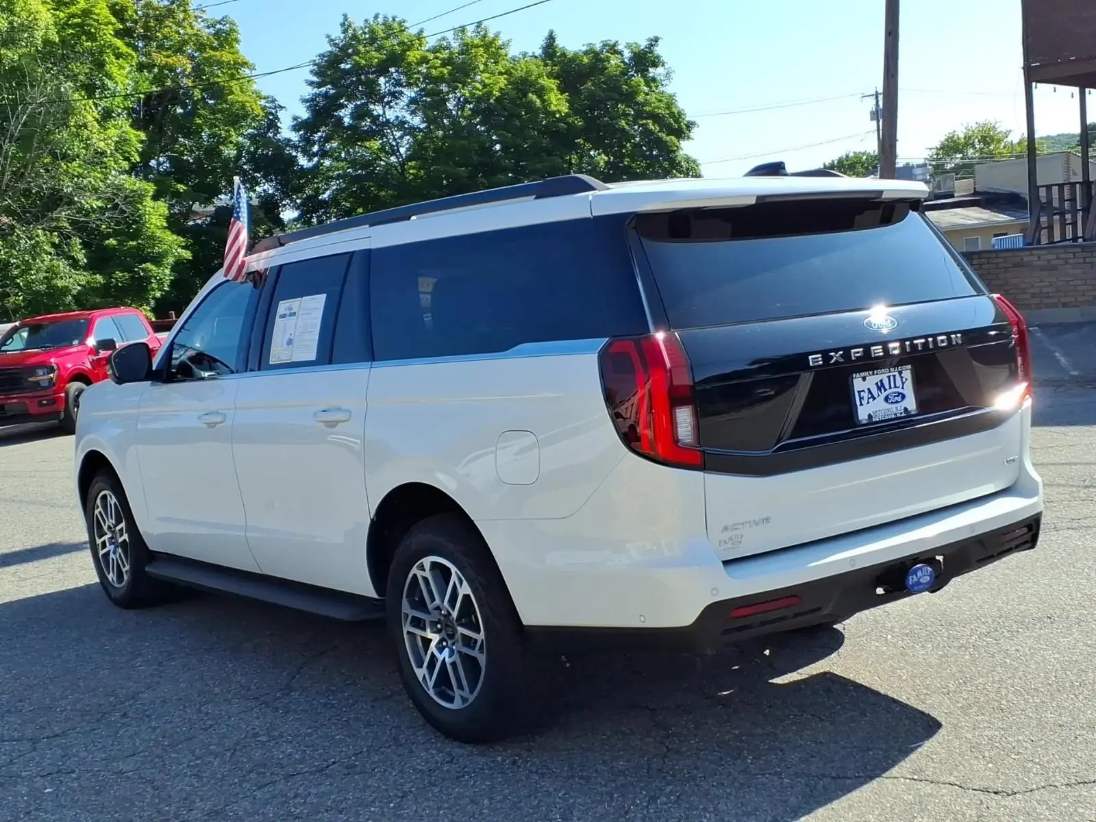 2025 Ford Expedition Active 4WD MAX photo 4