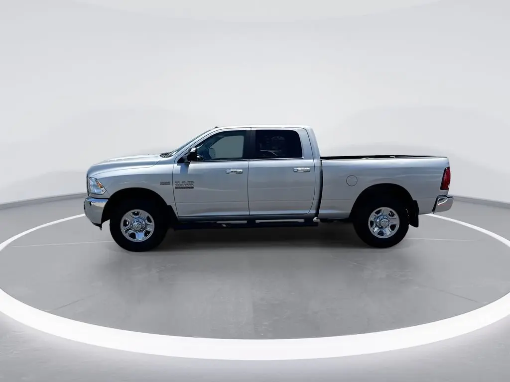 2014 RAM 2500 SLT Crew Cab SWB photo 5