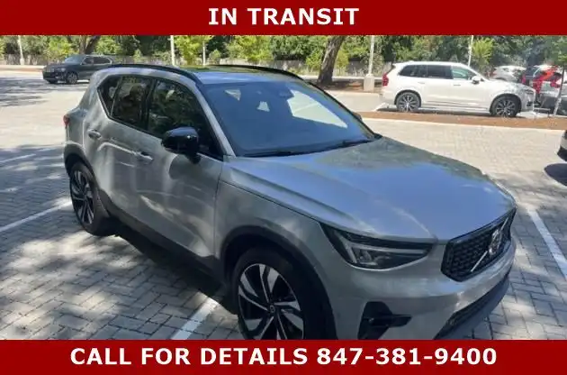 2025 Volvo XC40 B5 Plus Dark AWD's photo