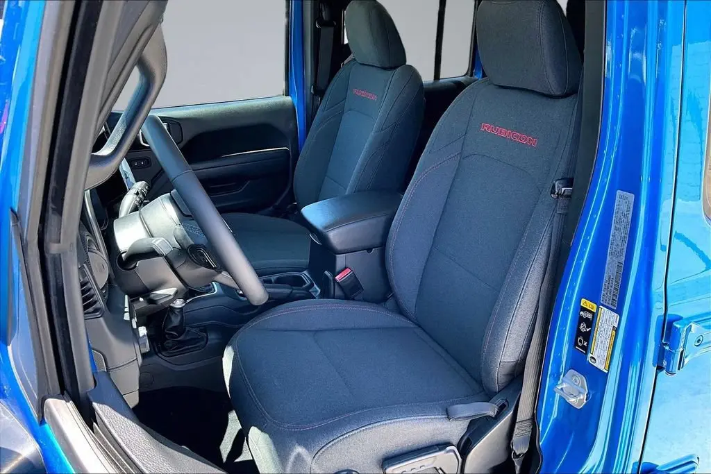 2025 Jeep Wrangler Rubicon photo 3