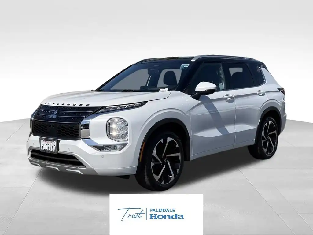 2024 Mitsubishi Outlander SEL 2WD's photo