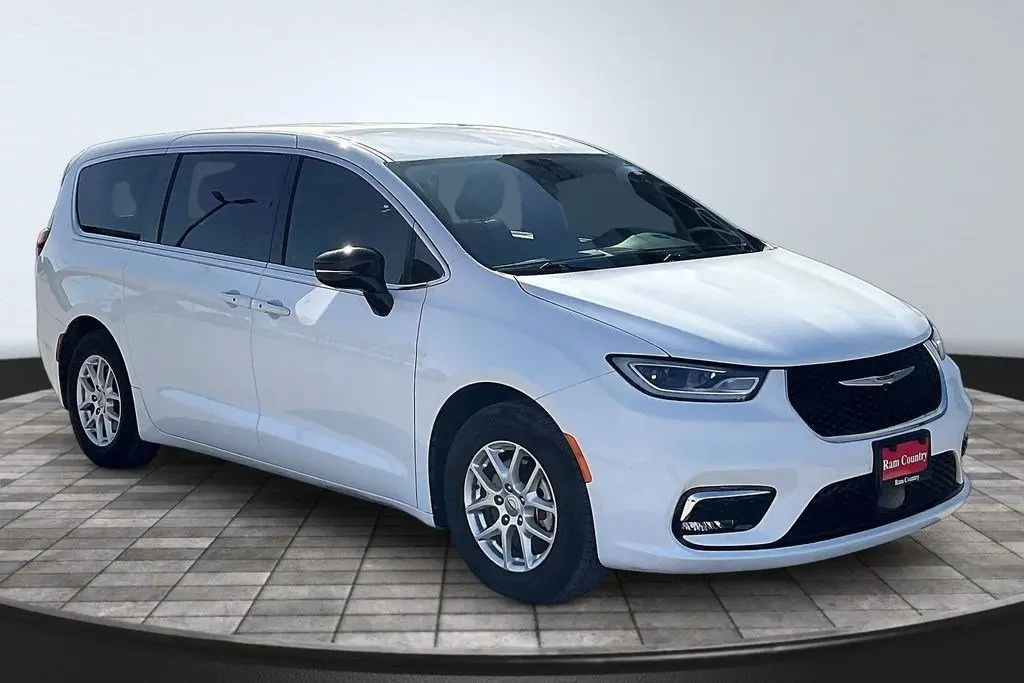 2025 Chrysler Pacifica Select photo 4