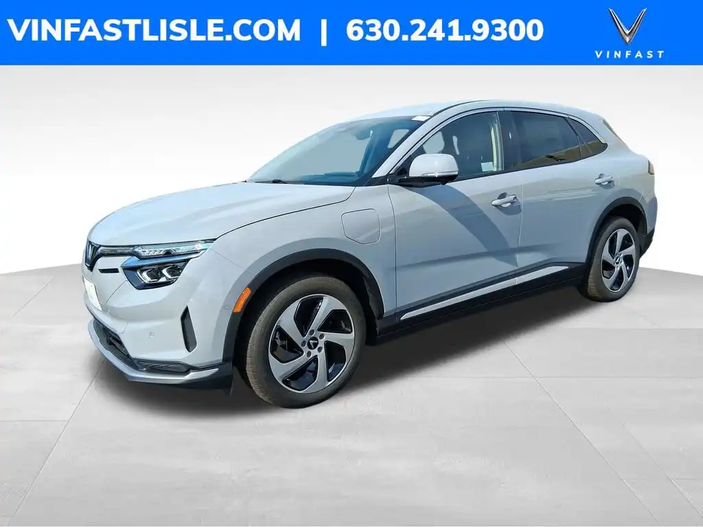 2027 VinFast VF 8 Eco's photo