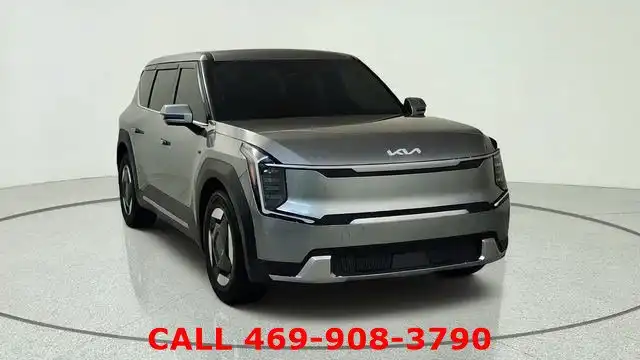 2024 Kia EV9 Light L/R's photo