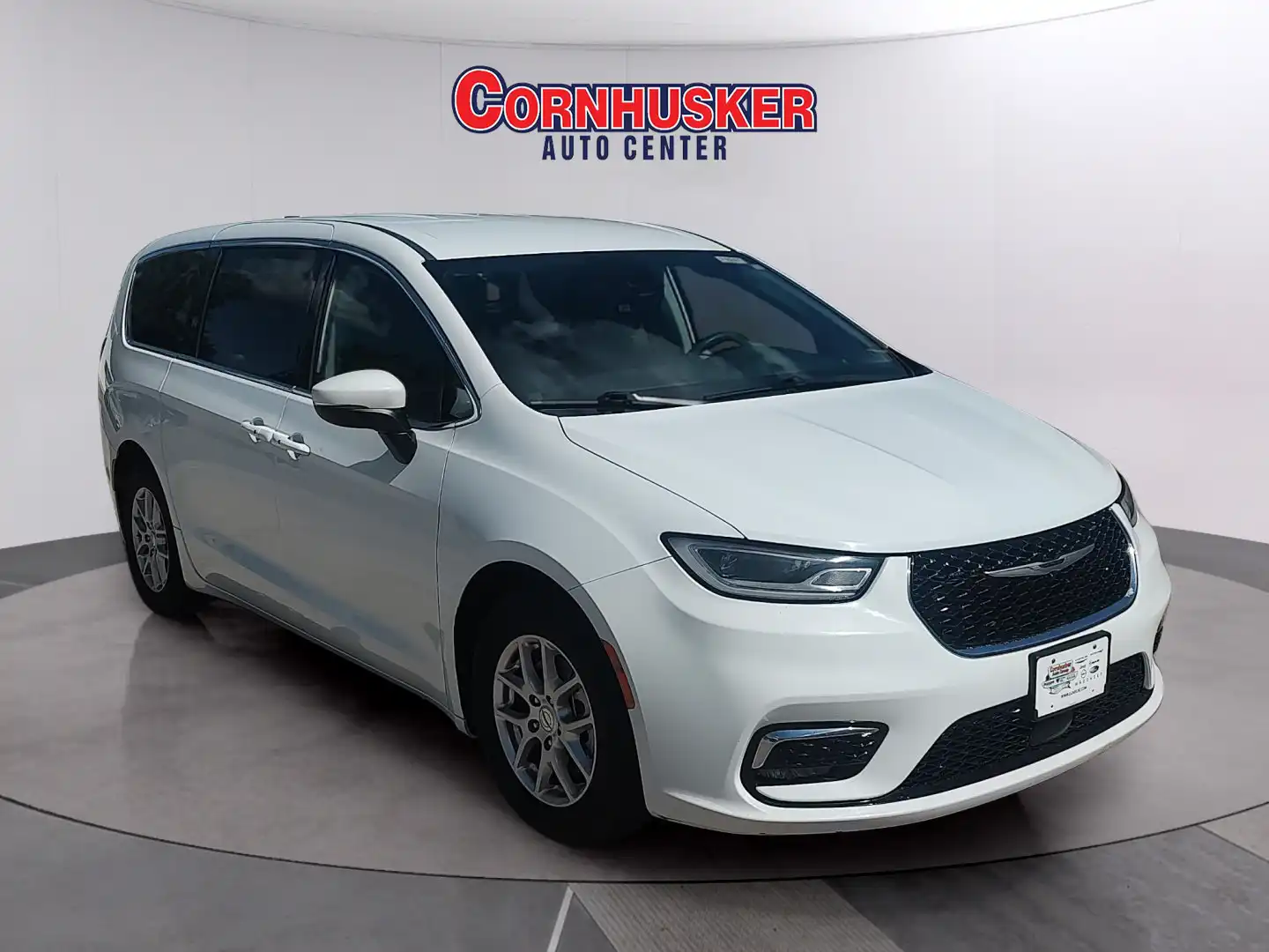 2023 Chrysler Pacifica Touring L's photo