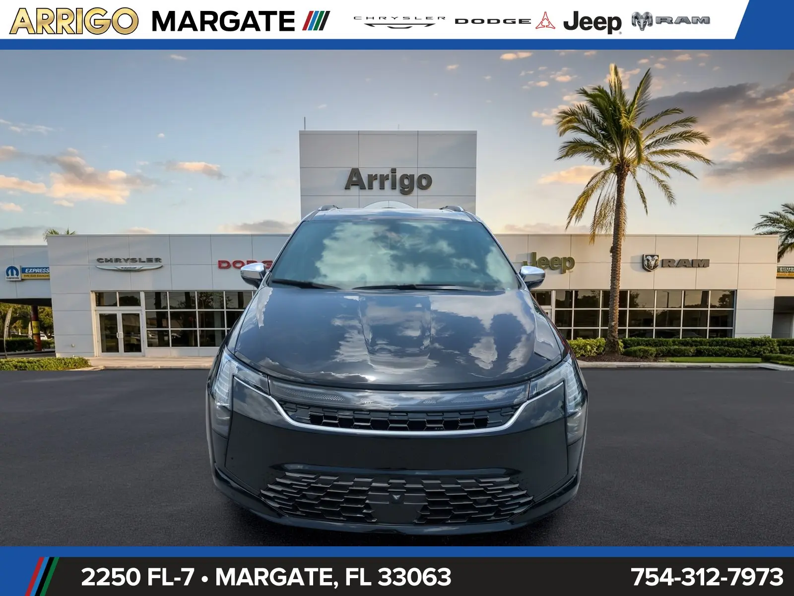 2027 Chrysler Pacifica Pinnacle AWD photo 3