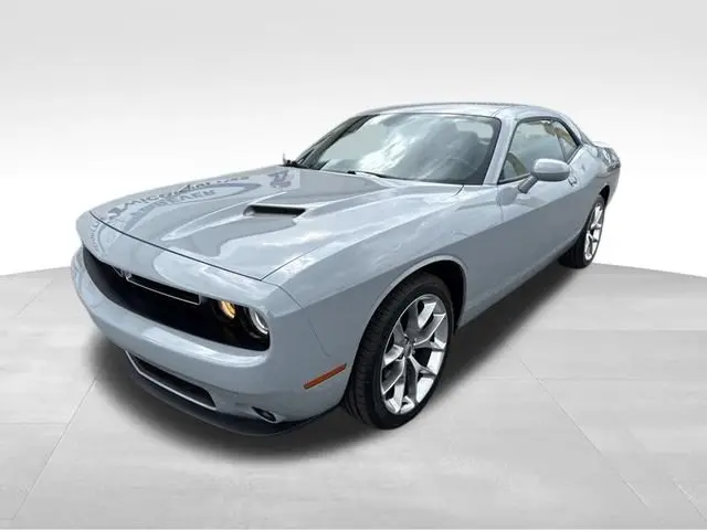 2021 Dodge Challenger SXT Auto photo 4