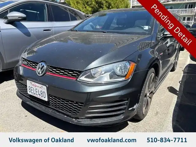 2016 Volkswagen Golf GTI 2.0T SE 4-door PZEV's photo