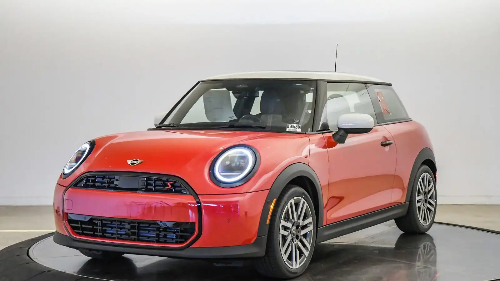 2026 MINI Hardtop Cooper S's photo