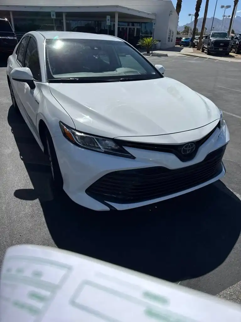 2020 Toyota Camry 2.5 Auto LE Hybrid's photo