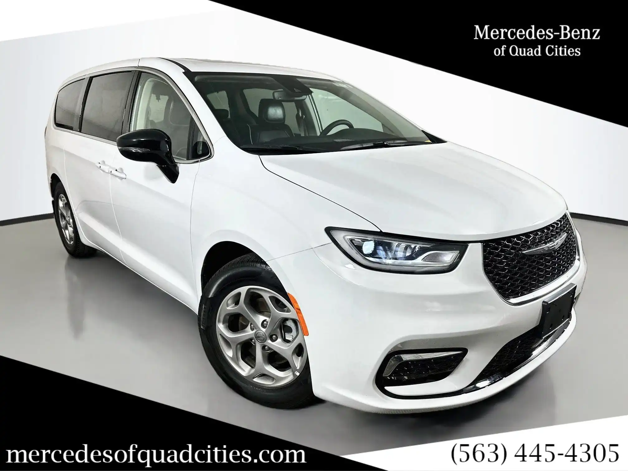 2024 Chrysler Pacifica Limited's photo