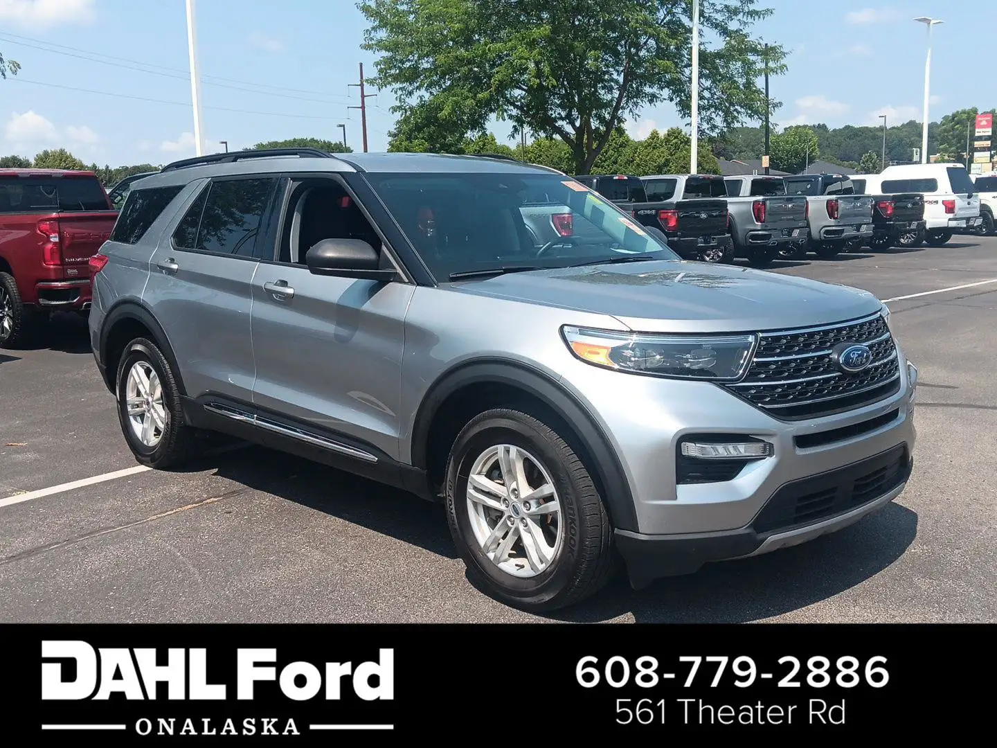 2024 Ford Explorer XLT 4WD photo 1
