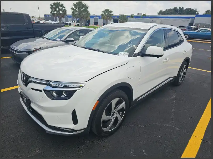 2024 VinFast VF 8 VF 8 Eco Standard Range's photo