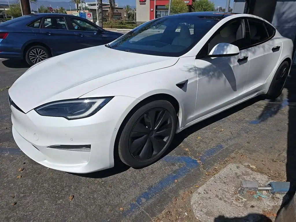 2023 Tesla Model S Standard Range's photo