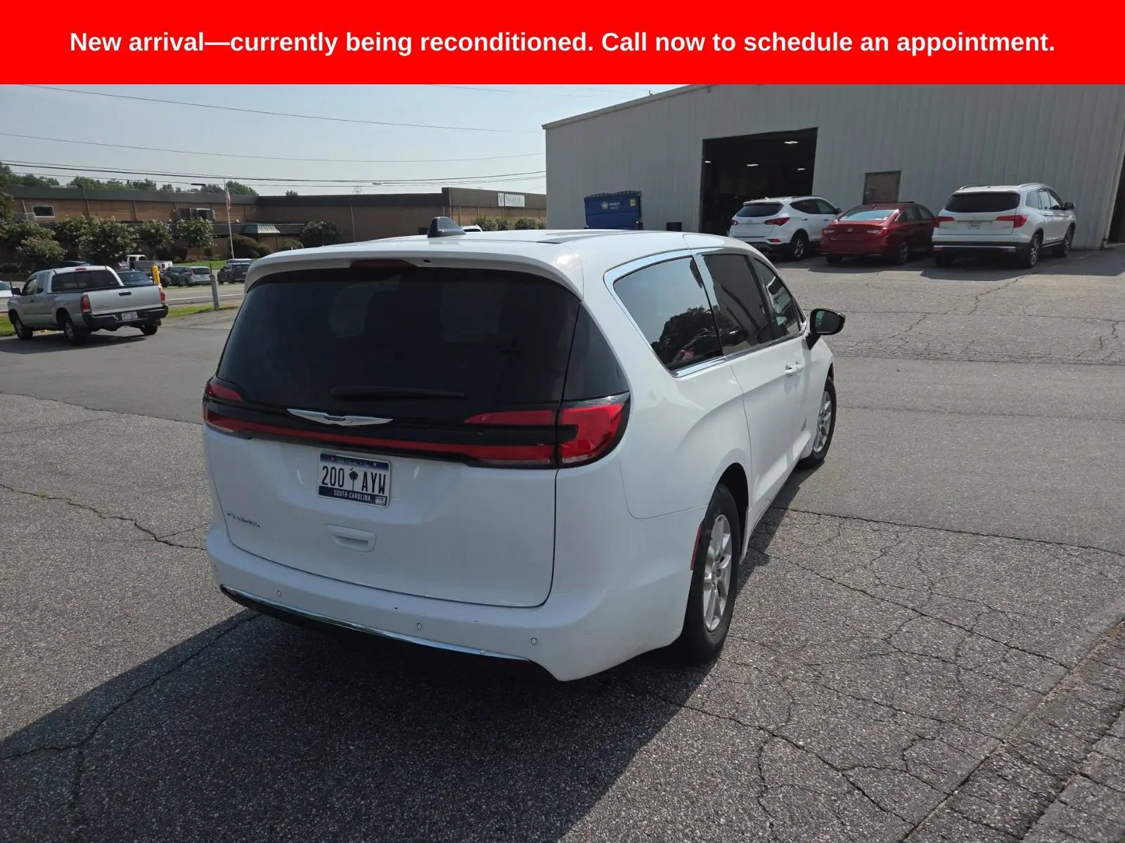 2025 Chrysler Pacifica Select photo 4
